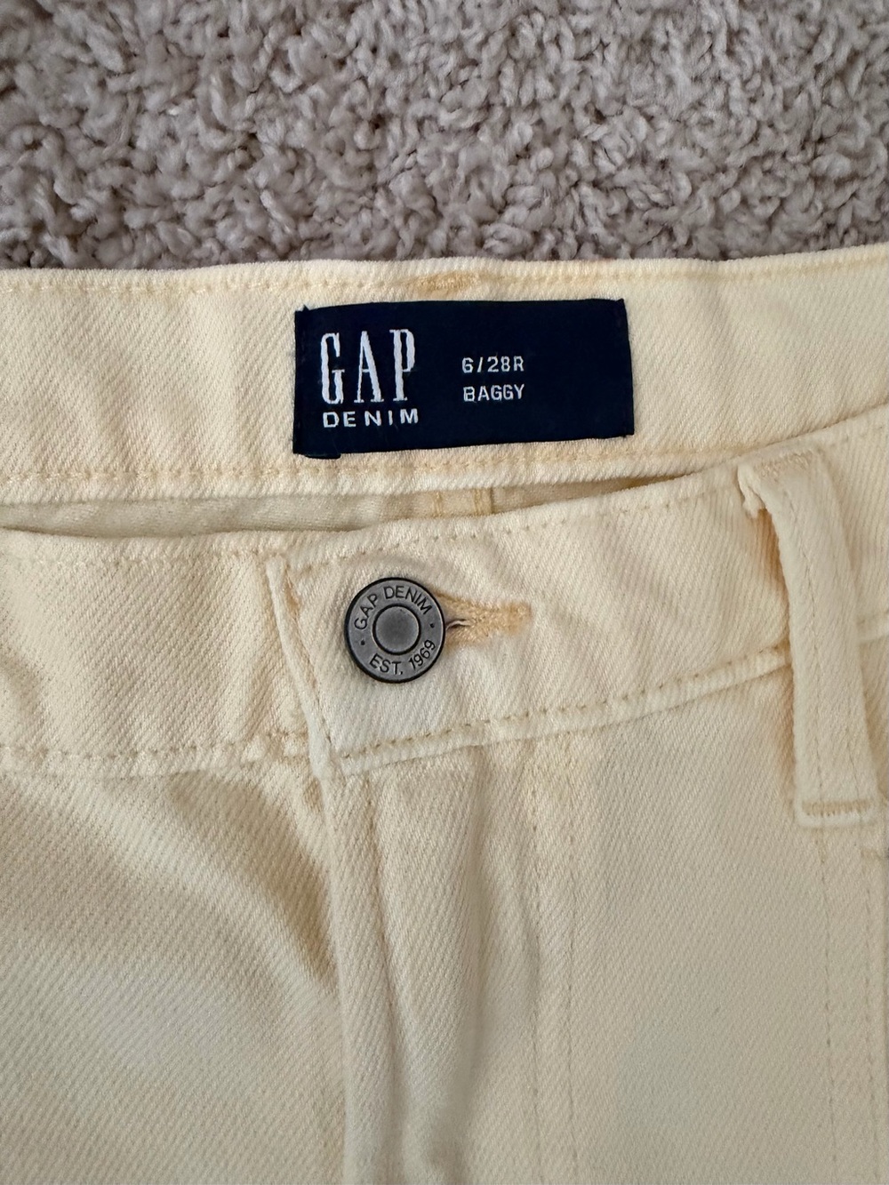 GAP Denim Men’s Baggy Pants in Pale Yellow